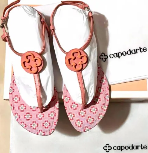 Sandália Rasteira CAPODARTE. NOVA, Cor Rosa.