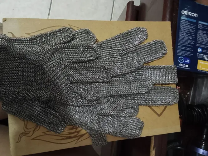 Luvas de aço