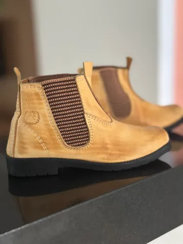 Bota menino