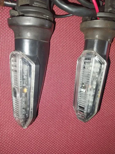 JOGO DE PISCAS DE LED PARALELO TITAN/FAN