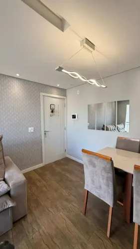 Apartamento à Venda com 2 quartos, 1 banheiro, 1 vaga e 48m² por R$ 325.000