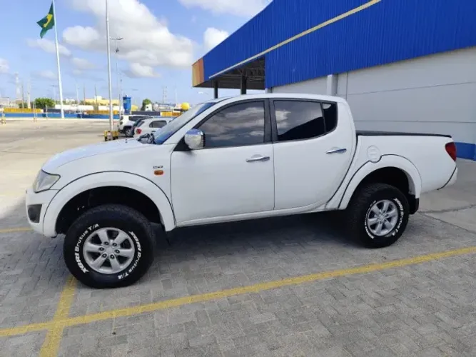 Mitsubishi L200 Triton HPE 3.2 CD TB Int.diesel AUT 2012
