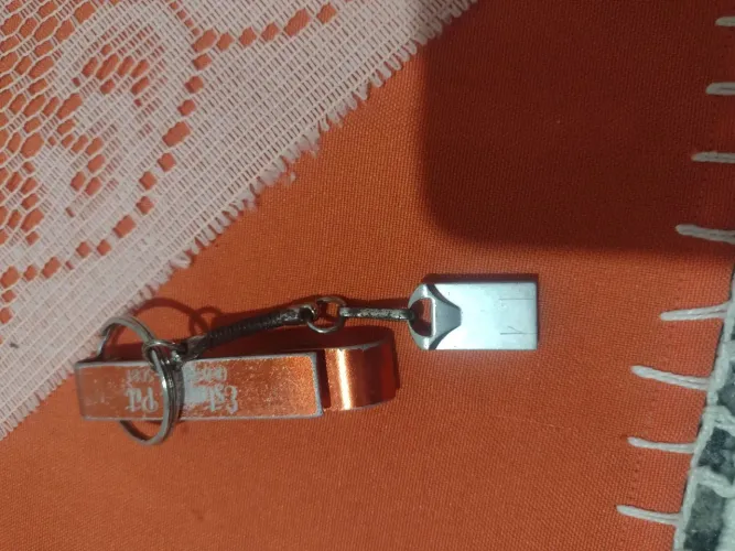 Vendo esse pendrive 16 GB vigem