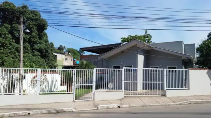 Imóvel Comercial para Venda em Duque de Caxias, Vila Santo Antônio, 1 dormitório, 2 banhei