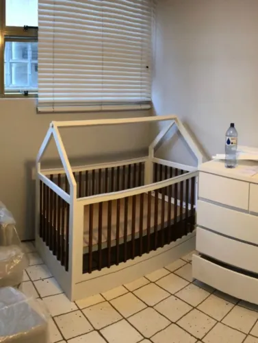Berço Montessoriano com casinha pouquíssimo usado
