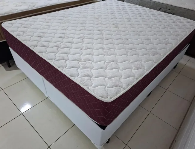 Cama Queen Size, Castor, ESPUMA D33 - ENTREGA GRÁTIS