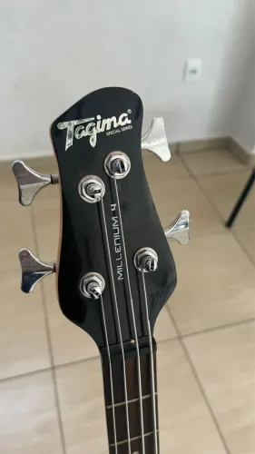 Contra baixo canhoto