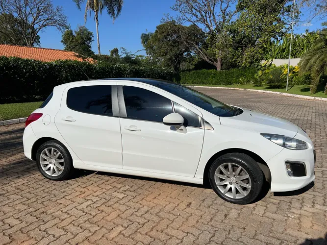 Peugeot 308 Active 1.6 Flex 16V 5P Mec. 2014