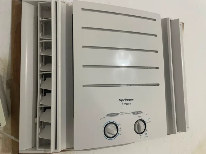 Ar-Condicionado de Janela Springer Midea 7.500 BTUs - Excelente Estado