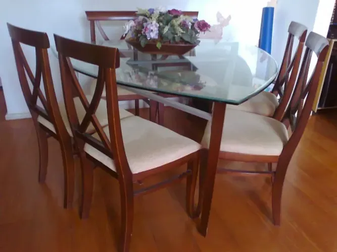 MESA DE JANTAR DE VIDRO COM 6 CADEIRAS