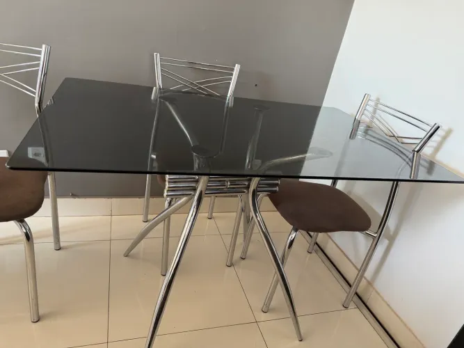Mesa de vidro 4 lugares