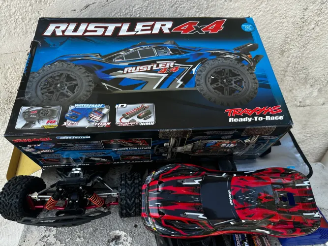Carro de controle Remoro Traxxas Rustler 4x4