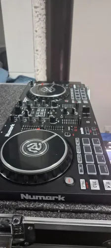 CONTROLADORA NUMARK FX PRO + CASE
