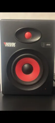 Par de monitor analógico ( Novik neo Concert 6)