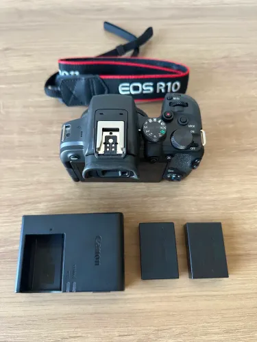 Canon R10 (corpo)