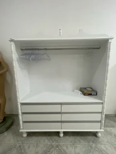 Guarda roupa à venda
