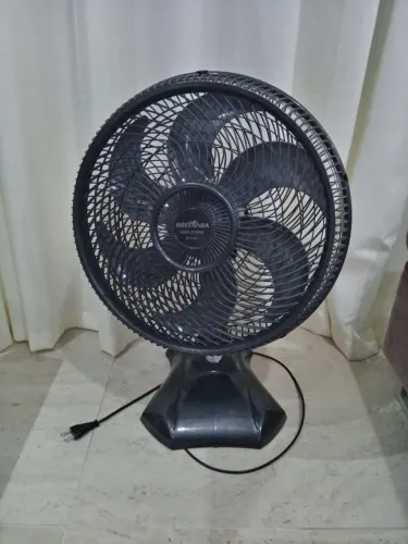 Ventilador Britânia Turbo GRANDE 40cm - Preto - Estado de Novo (Pouco Uso)<br>