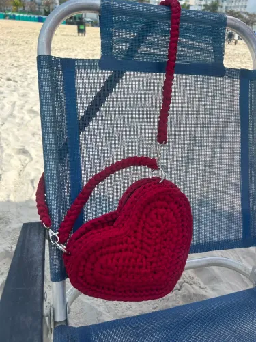 Bolsa de Coração de Crochê