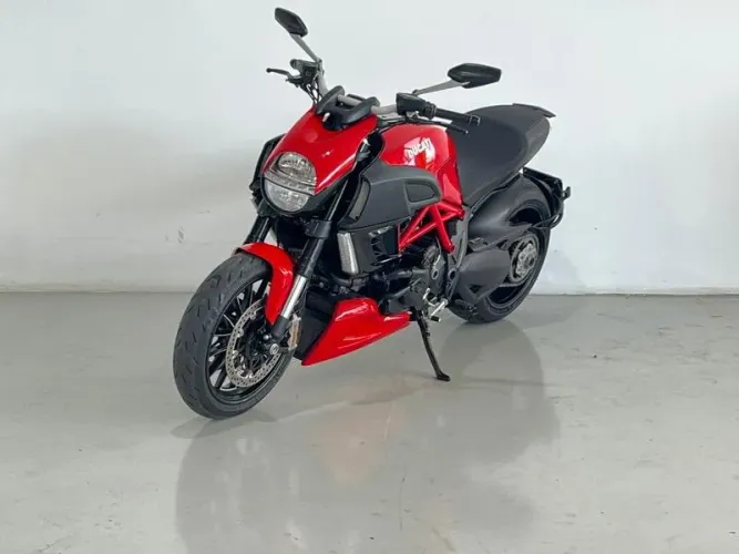 DUCATI DIAVEL 2012