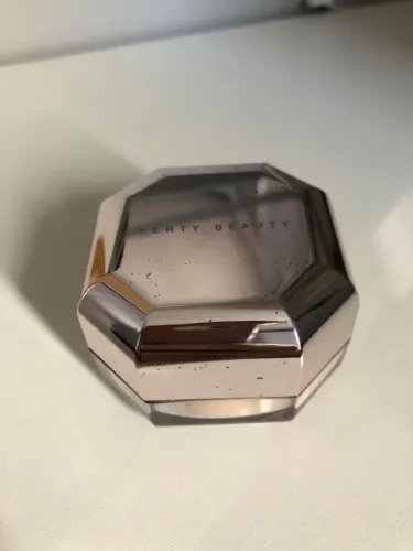 Mini Pro Filt?r Fenty Beauty cor Banana 03.