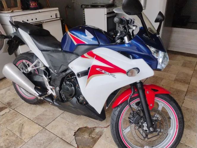 CBR 250r 2012 excelente estado