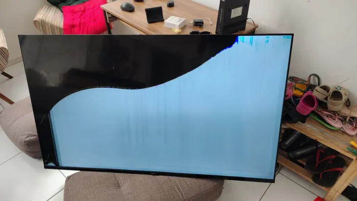 Tv Philips 58 polegadas com a tela quebrada nova menos de um ano