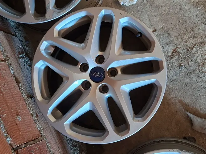 Roda aro 17 5x114 fusion 2015