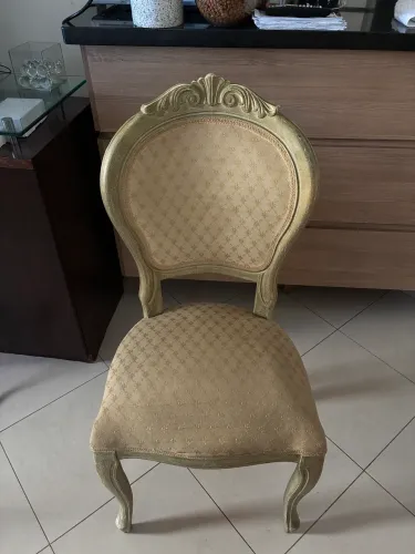 Cadeira de Madeira Dourada