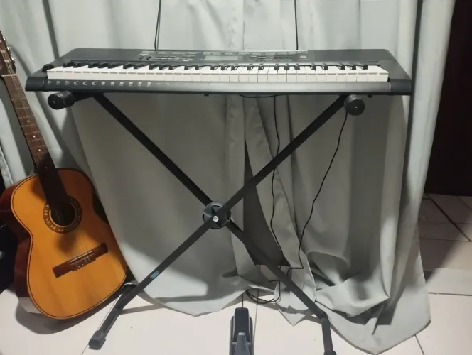 Teclado Musical Casio CTK-3500 - Praticamente Novo + Acessórios