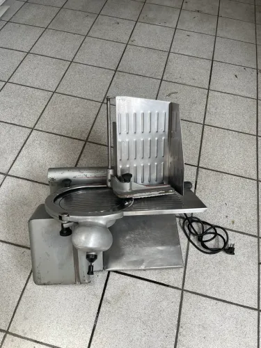 Maquina de Cortar Frios