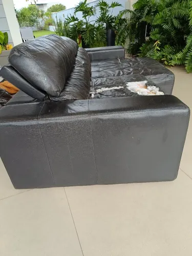 Sofá em couro