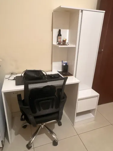 Escrivaninha + cadeira
