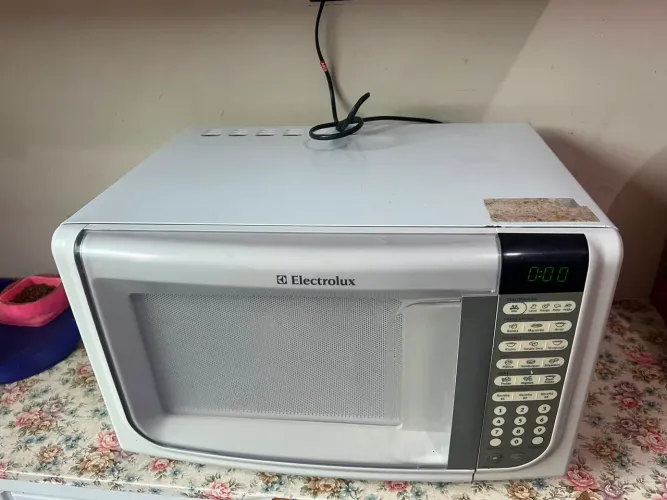 Microondas Eletrolux 31 litros