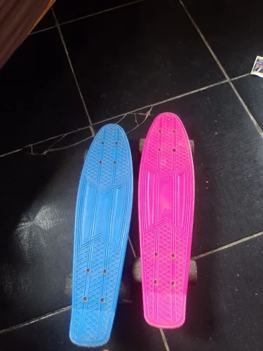 SKATES DE PLÁSTICO RESISTENTE