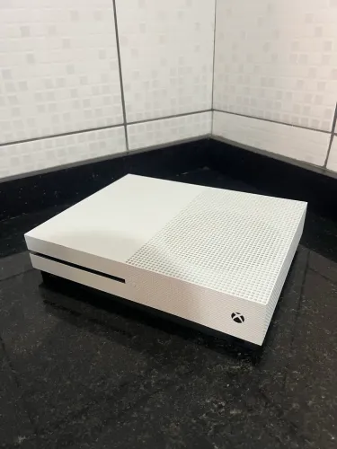 XBOX ONE S - 80 JOGOS