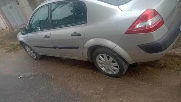 Renault Megane Sedan Expression Hi-flex 1.6 16V 2011