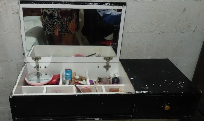 Camarim de parede com espelho