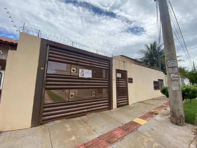 Casa de Condomínio à venda, 8 quartos, 4 vagas, Vila Adelina - Campo Grande/MS