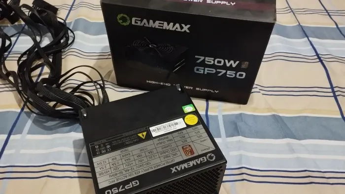 Fonte Gamemax GP750, 750W, 80 Plus Bronze, PFC Ativo, Com Cabo, Preto - GP750