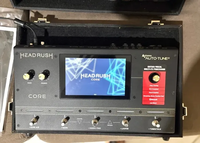 Pedaleira Headrush Core com Case