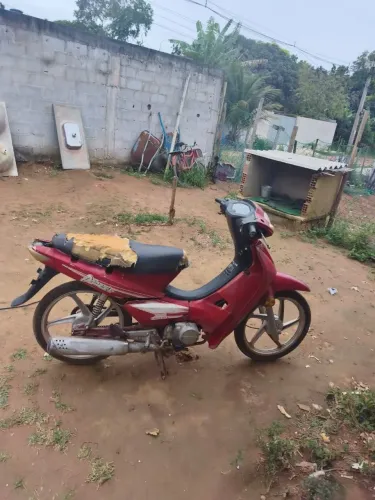 Vendo shineray phoenix. com nota fiscal. Tem algumas coisas pra fazer