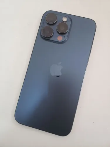 Iphone 15 pro max de barbada