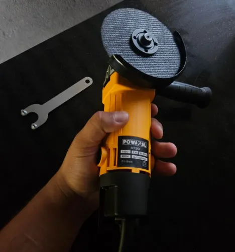 Esmerilhadeira Angular com Motor de Escovas - 11000RPM 650W
