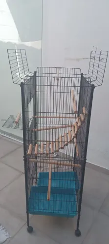 Gaiola grande para pássaros