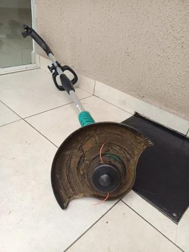 Vendo máquinas para jardinagem roçadeira e carrinho de cortar grama