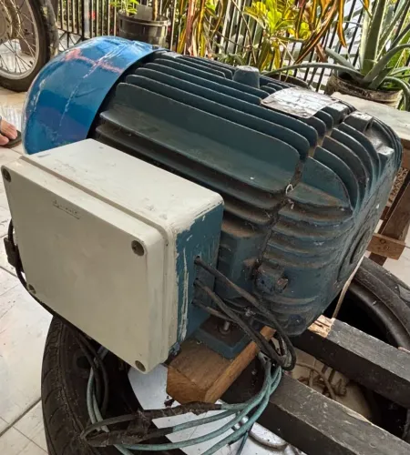 Transformador de energia. 220V para Trifásico 