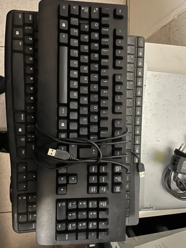 Teclado Lenovo com fio