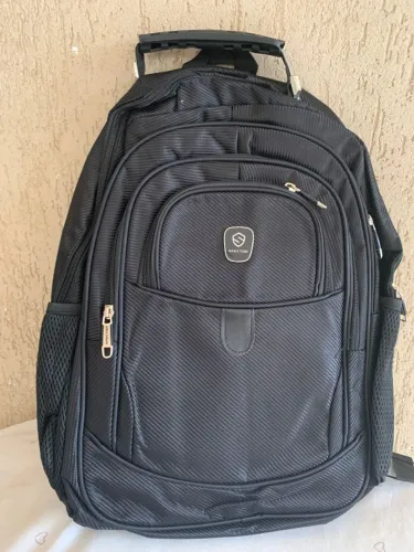 mochila básica resistente pra viagens rapidas escolas e uso diário