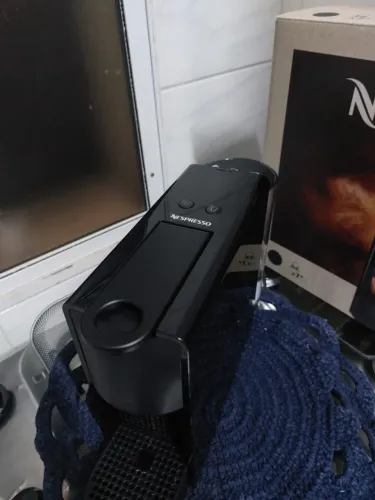 Cafeteira Nespresso Essenza Mini
