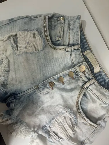 Shorts jeans com detalhes / LANÇA PERFUME / tam: 36